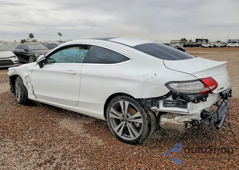 2018 Mercedes-Benz C 300 z USA, uszkodzony, nr VIN WDDWJ4JB4JF678253